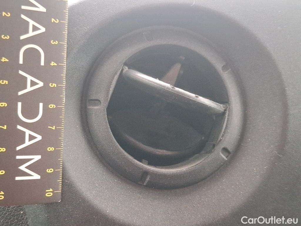  Renault  Master  III Fourgon L2H2 3 5 Grand Confort dCi #26