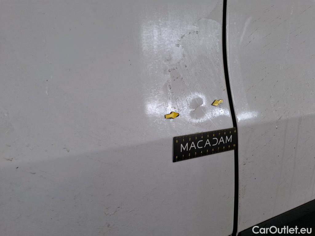  Renault  Trafic RENAULT  / 2019 / 4P / Fourgon tole NV CA GCF L2H1 1200 dCi 120 #11