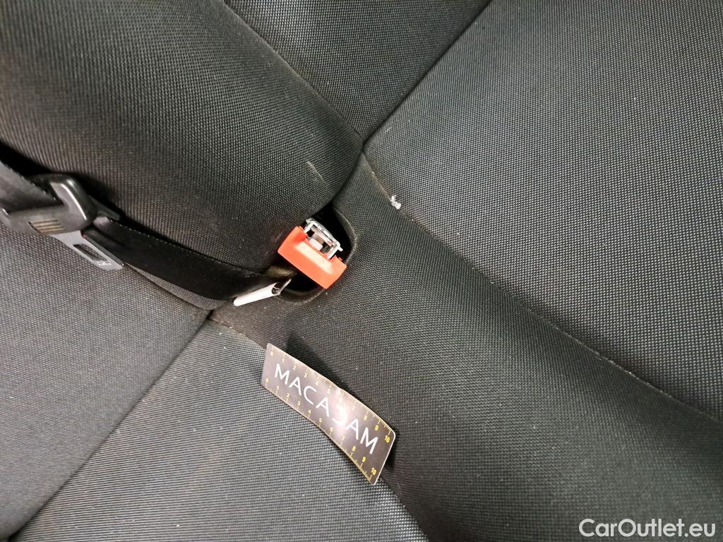  Renault  Master RENAULT  / 2019 / 4P / Fourgon tôlé CA Tr GCF F3500 L2H2 dCi 135 #51