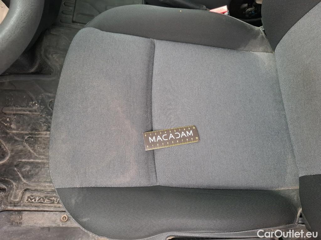  Renault  Master  III Fourgon L2H2 3 5 Grand Confort dCi #37