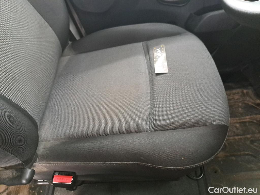  Renault  Master RENAULT  / 2019 / 4P / Fourgon tôlé CA Tr GCF F3500 L2H2 dCi 135 #18