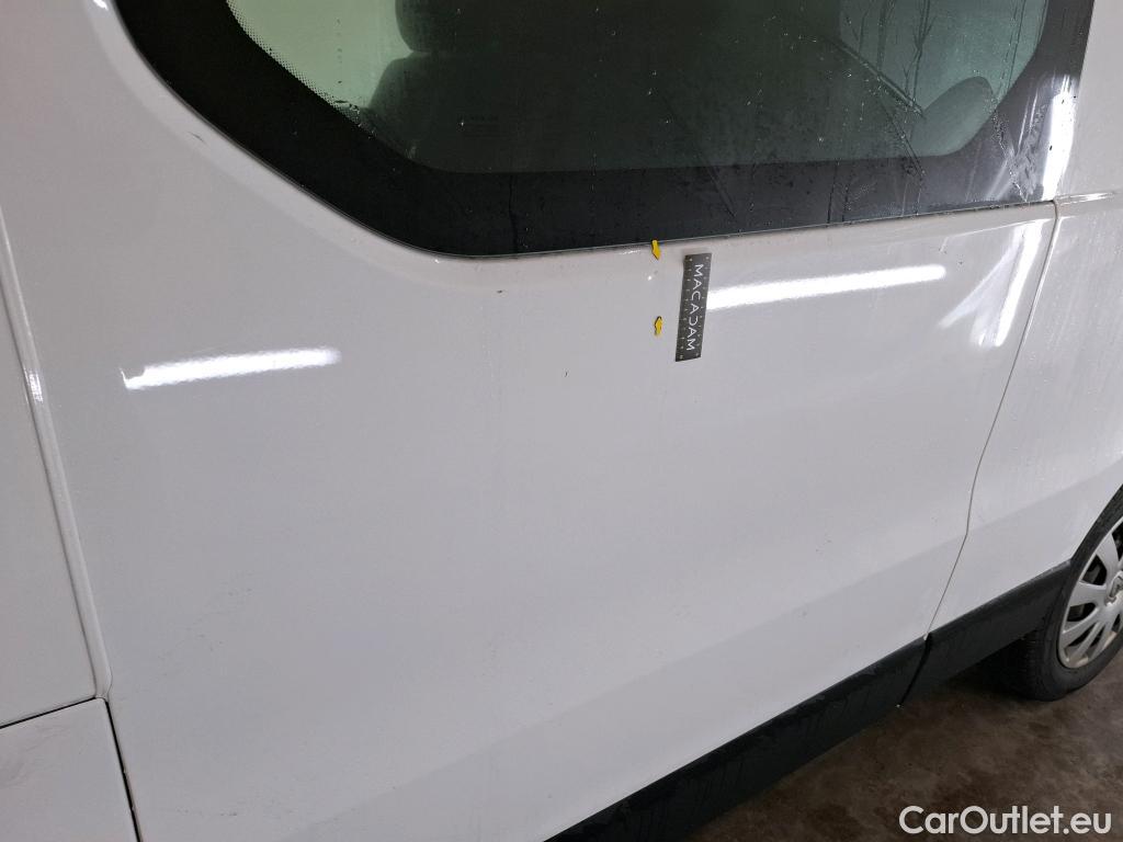  Renault  Trafic RENAULT  / 2019 / 4P / Fourgon tole NV CA GCF L2H1 1200 dCi 120 #8