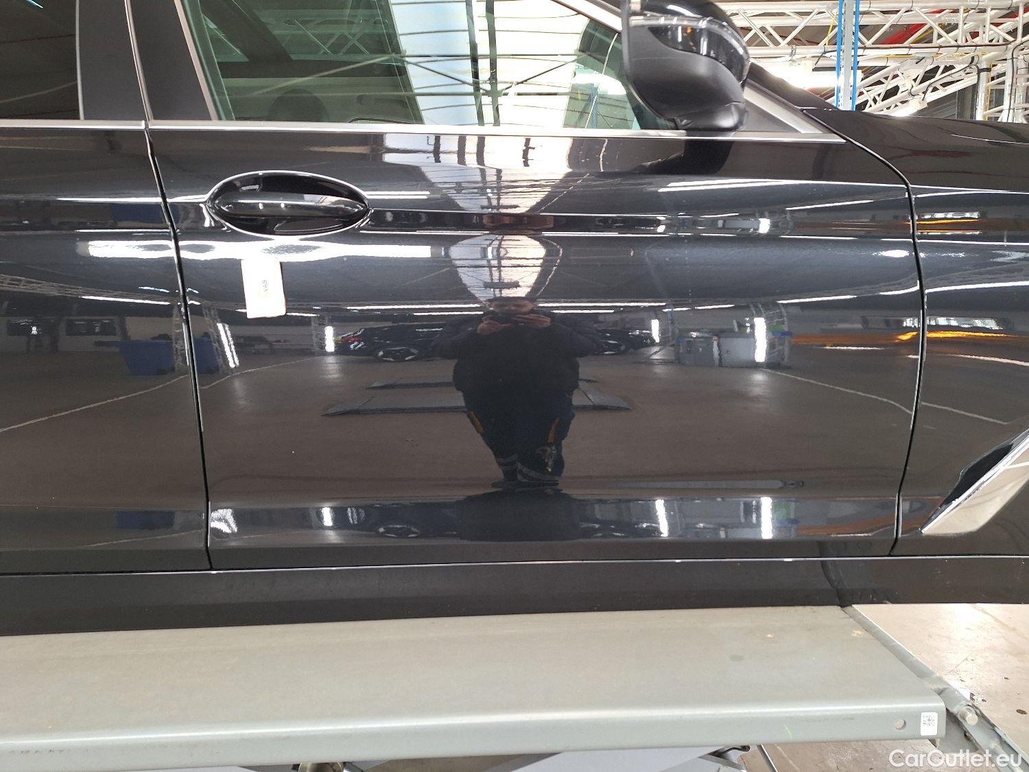  Bmw  Serie 5 BMW, 5-serie To FL'20, BMW 5 Reeks Touring 518d Aut. (110 kW) 5d #31