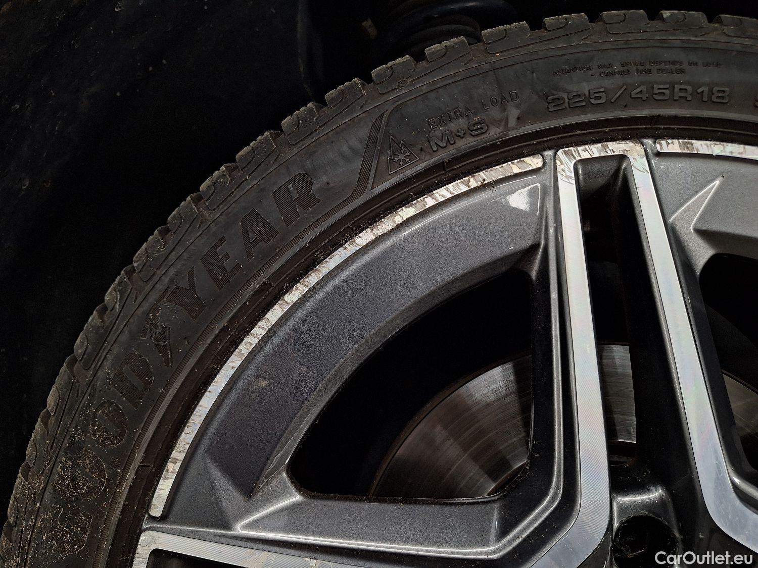  Mercedes  A-Klasse Mercedes, A-Class '18, Mercedes-Benz  A 180 d Aut. 5d #2