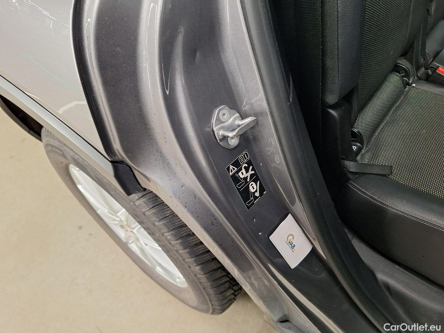  Mercedes  GLB Mercedes,  '19, Mercedes-Benz   180 d Business Solution 5d #53