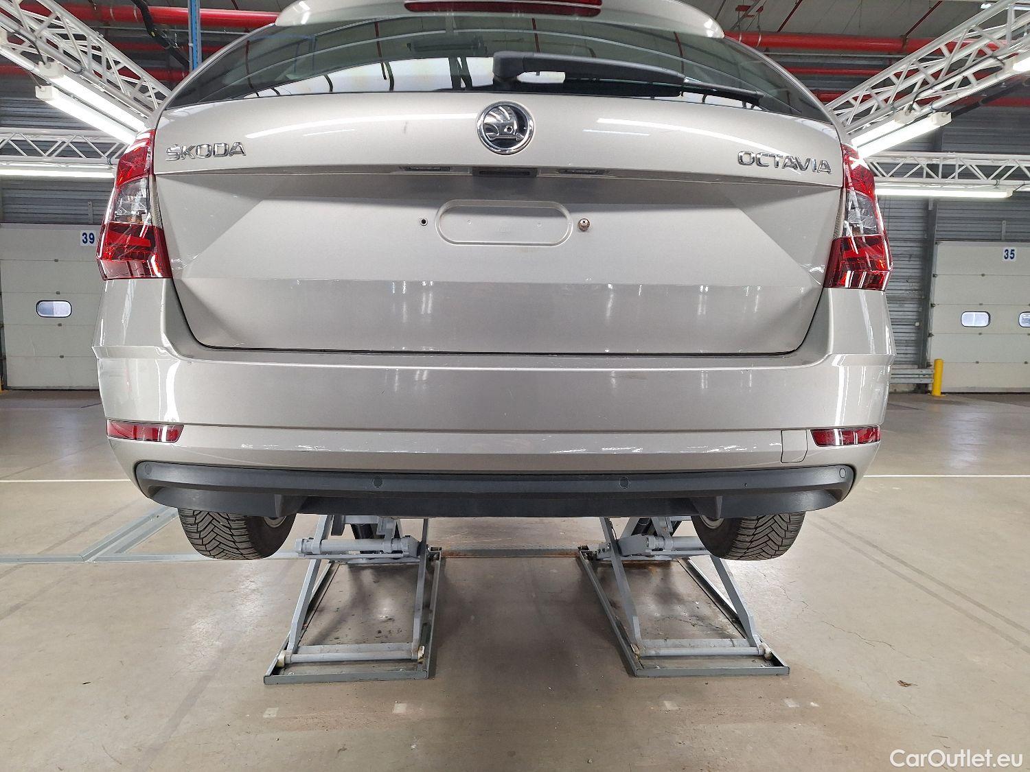  Skoda  Octavia Skoda,  Combi FL'16, Skoda  Combi 1.6 CRTDI GreenTec 85kW Ambiti #19