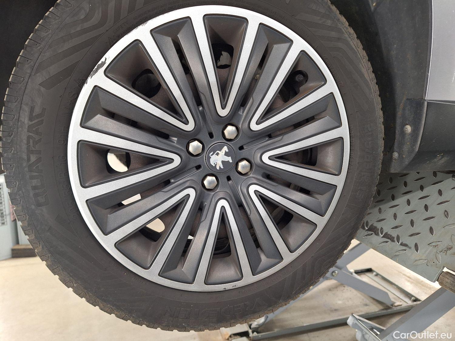  Peugeot  2008 Peugeot,  FL'16, Peugeot  1.2 Puretech 61kW S&S Active 5d #9