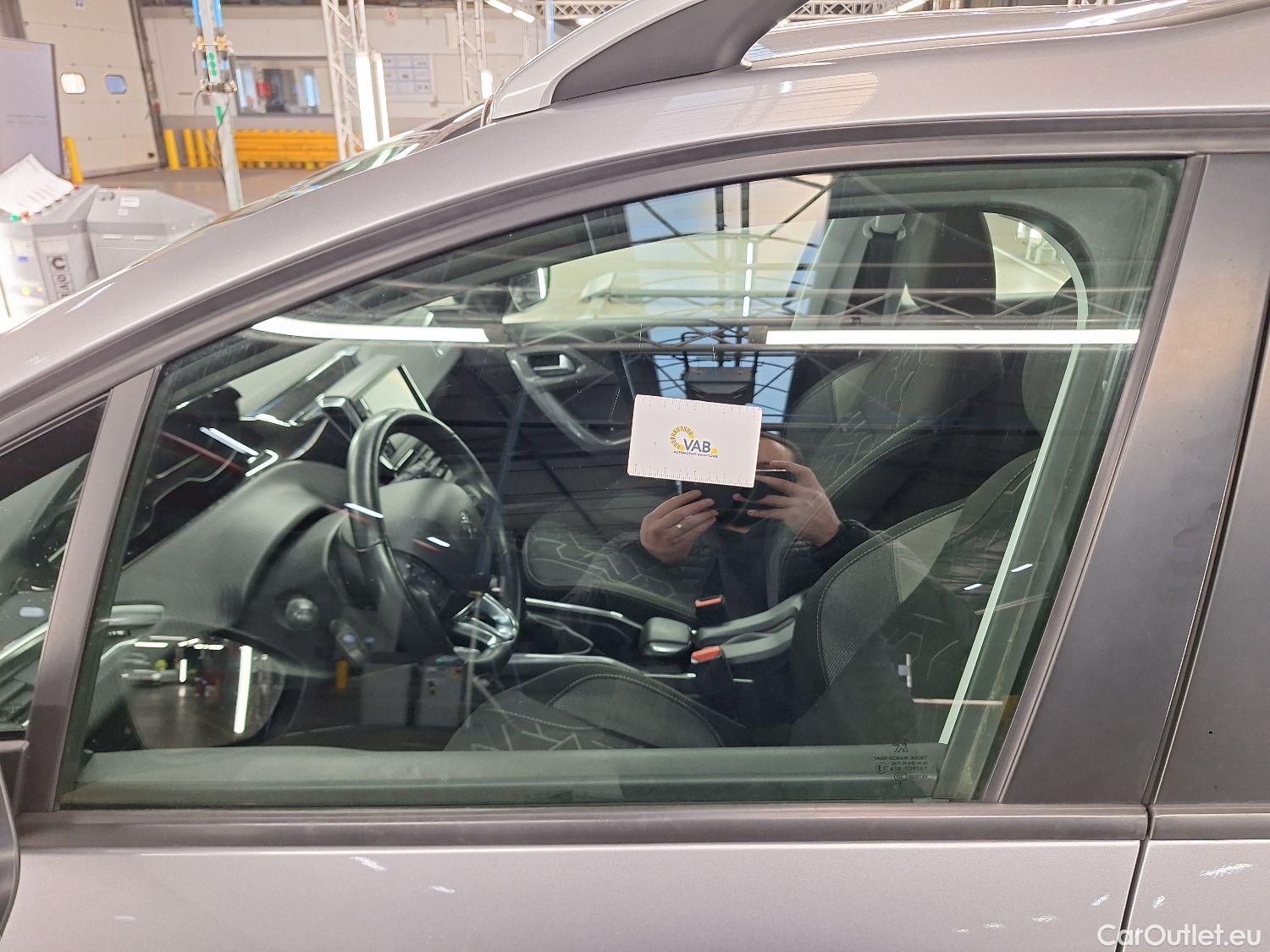  Peugeot  2008 Peugeot,  FL'16, Peugeot  1.2 Puretech 61kW S&S Active 5d #33