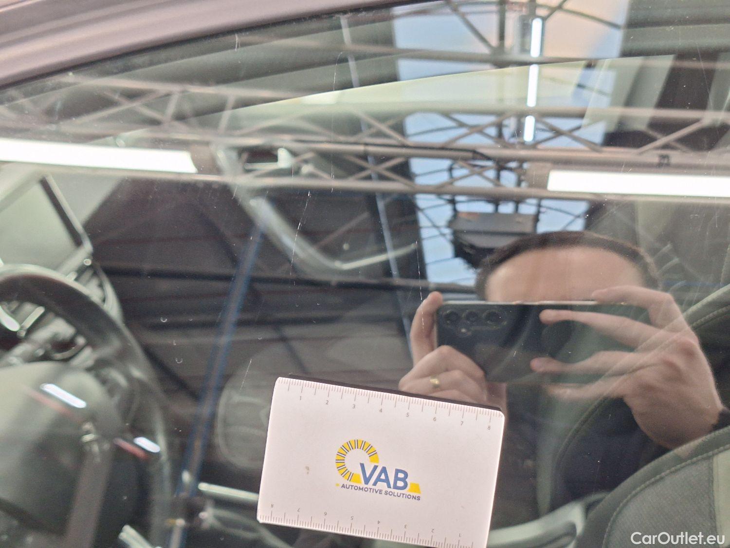  Peugeot  2008 Peugeot,  FL'16, Peugeot  1.2 Puretech 61kW S&S Active 5d #34