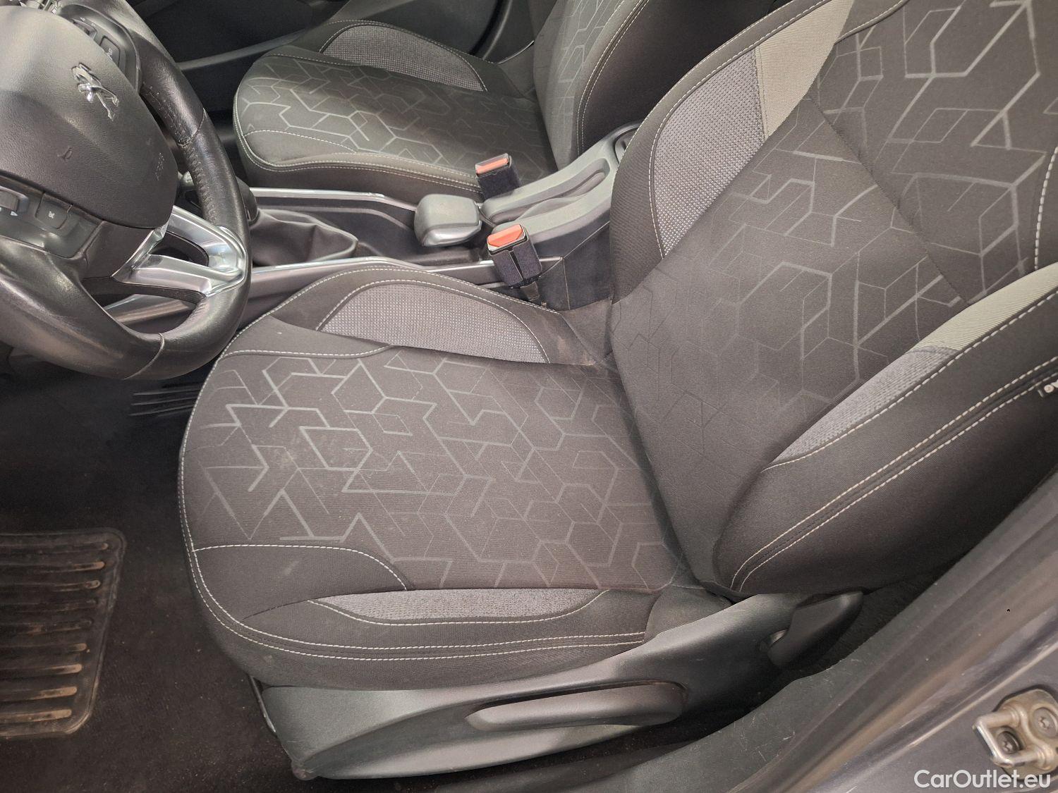  Peugeot  2008 Peugeot,  FL'16, Peugeot  1.2 Puretech 61kW S&S Active 5d #25