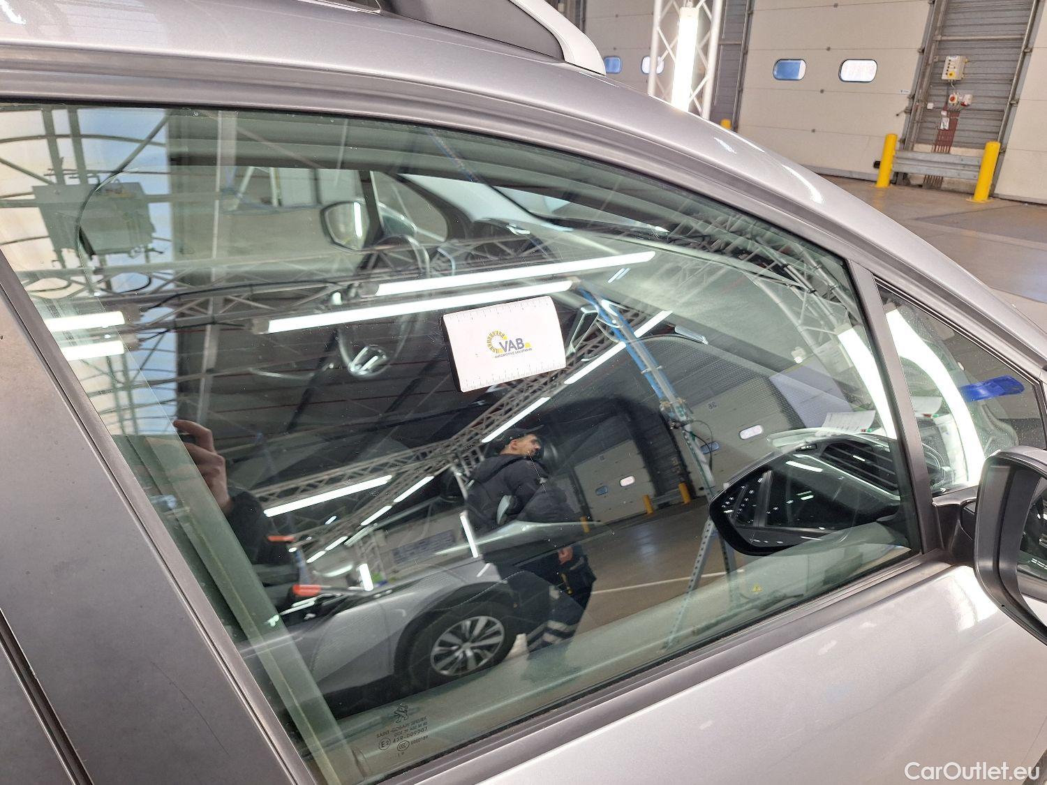  Peugeot  2008 Peugeot,  FL'16, Peugeot  1.2 Puretech 61kW S&S Active 5d #20