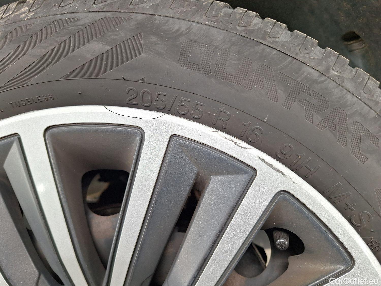  Peugeot  2008 Peugeot,  FL'16, Peugeot  1.2 Puretech 61kW S&S Active 5d #2