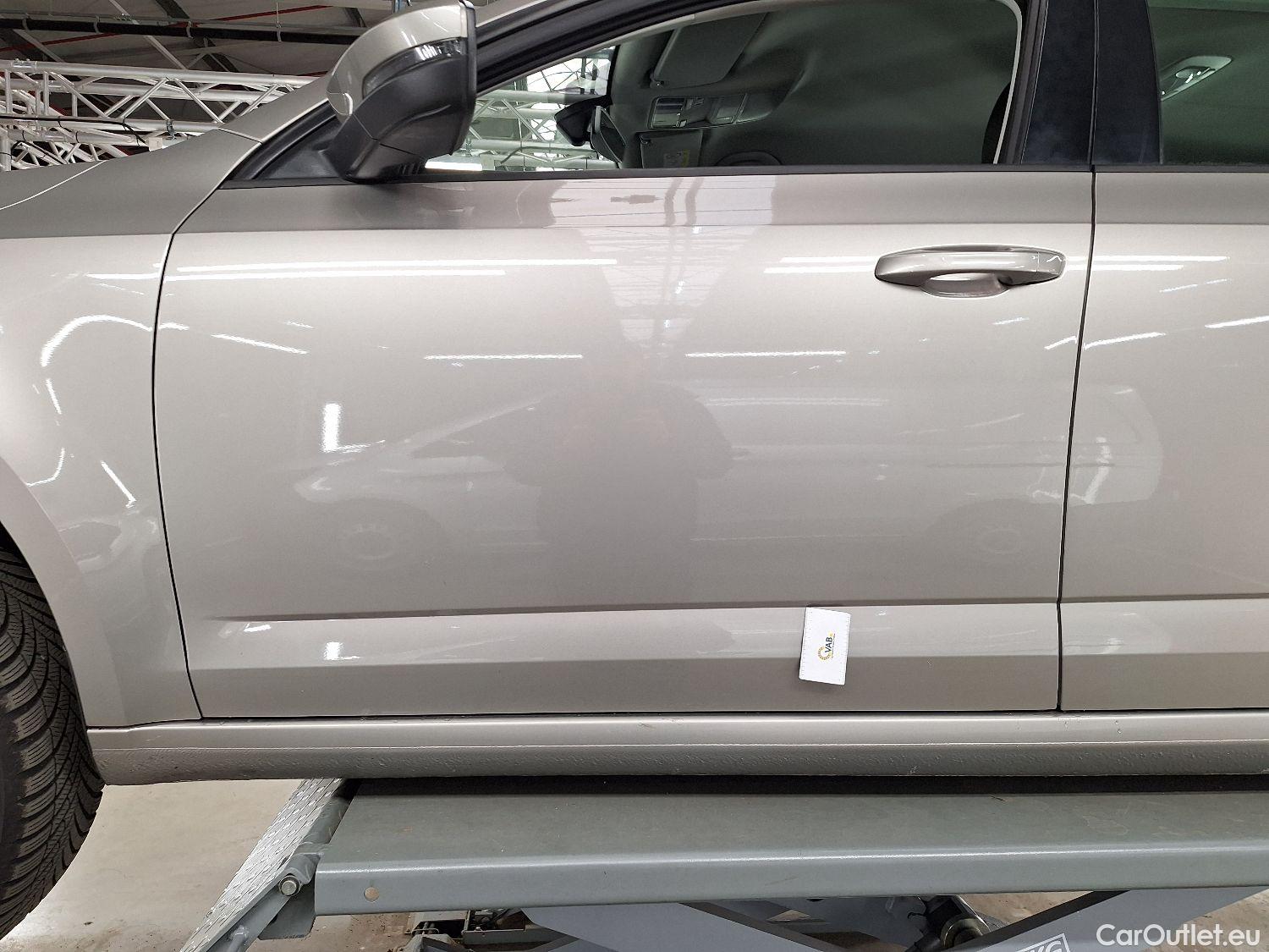  Skoda  Octavia Skoda,  Combi FL'16, Skoda  Combi 1.6 CRTDI GreenTec 85kW Ambiti #43