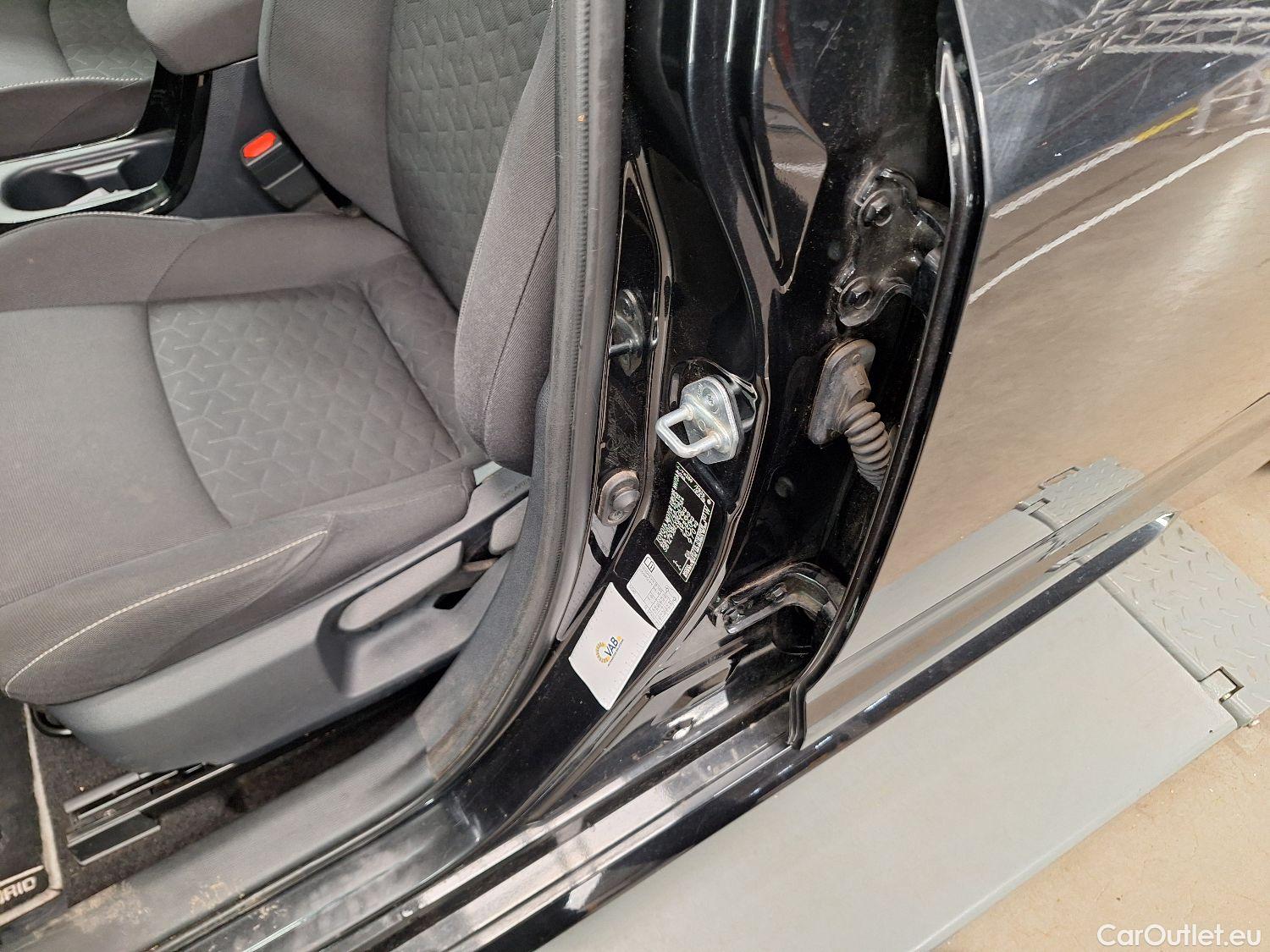  Toyota  Corolla Toyota,  TS '19, Toyota  Touring Sports 1.8 Hybrid Dynamic e #33