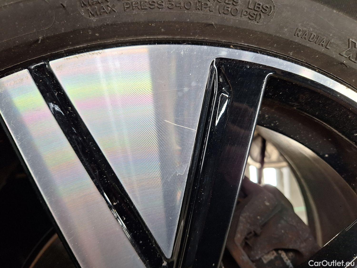  Volvo  XC 40 Volvo, XC40 '17 PHEV, Volvo XC40 T4 Recharge Geartronic R-Design 5d #4