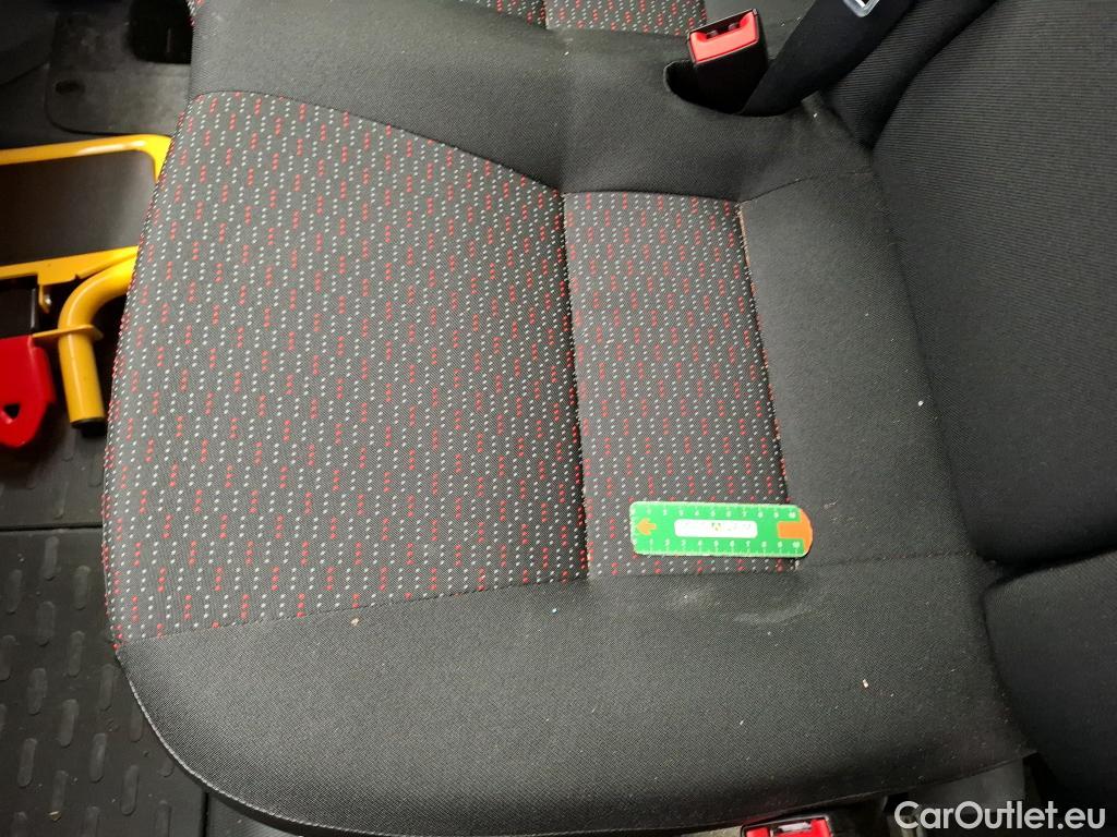  Peugeot  Boxer  4p Combi BLUEHDI 110 S&S 333 L2H2 ACCESS / AMENAGEMENT TPMR #17