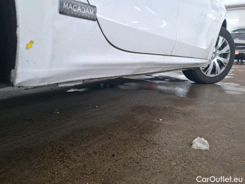  Peugeot  208  Affaire Premium Pack 1.5 HDi 100CV BVM5 E6dT #2