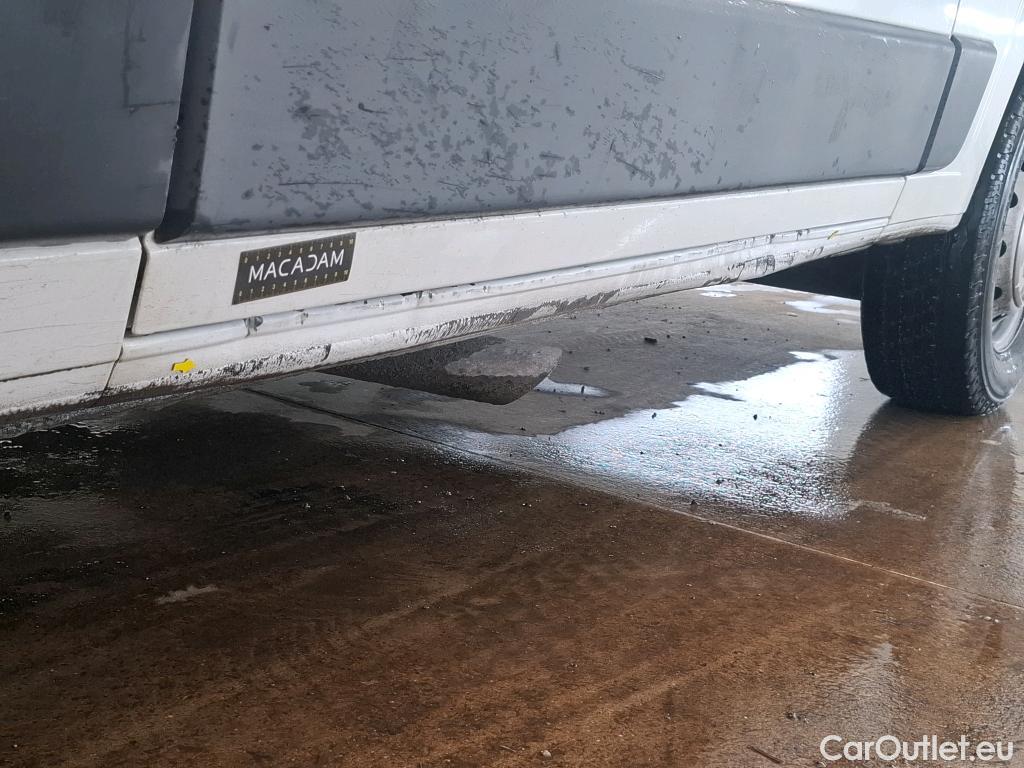  Peugeot  Boxer PEUGEOT  VU 4p VNA 2.0 BLUEHDI 130 PREMIUM 335 L2H2 fourgon tôlé #2