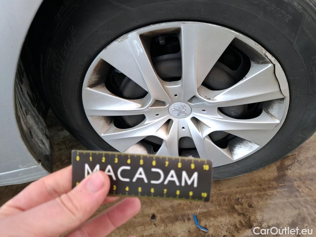  Peugeot  208  Affaire Premium 1.6 HDi 100CV BVM5 E6 #41