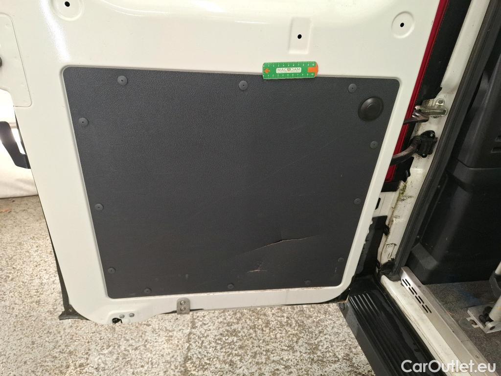  Peugeot  Boxer  4p Combi BLUEHDI 110 S&S 333 L2H2 ACCESS / AMENAGEMENT TPMR #11