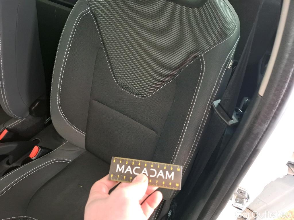  Renault  Clio  IV Air MediaNav 1.5 dCi 75CV BVM5 E6 #9