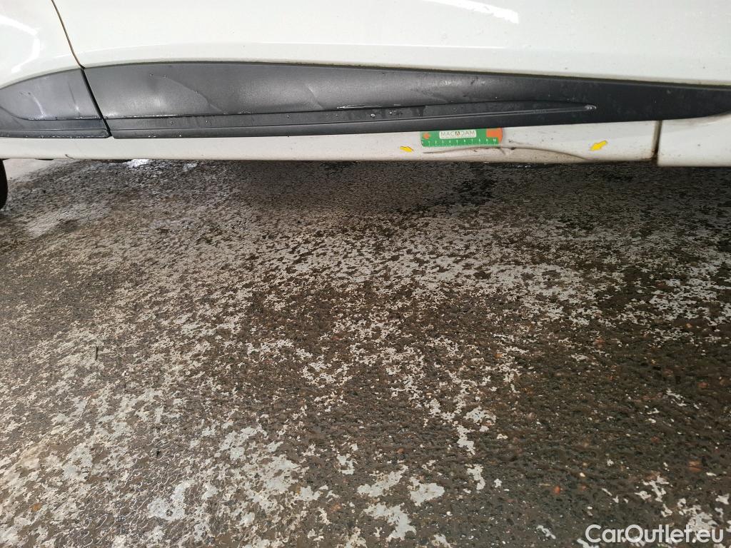  Renault  Clio  IV Air MediaNav 1.5 dCi 75CV BVM5 E6 #15