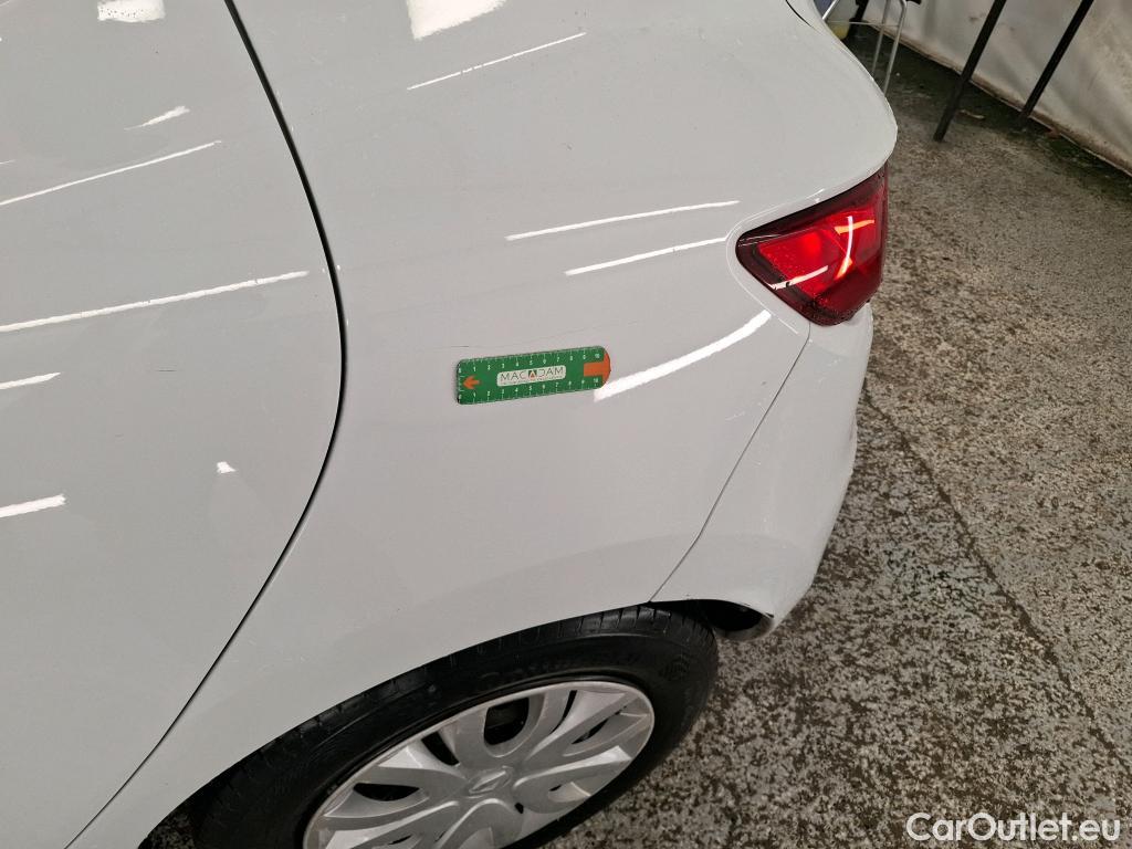  Renault  Clio  IV Air MediaNav 1.5 dCi 75CV BVM5 E6 #13