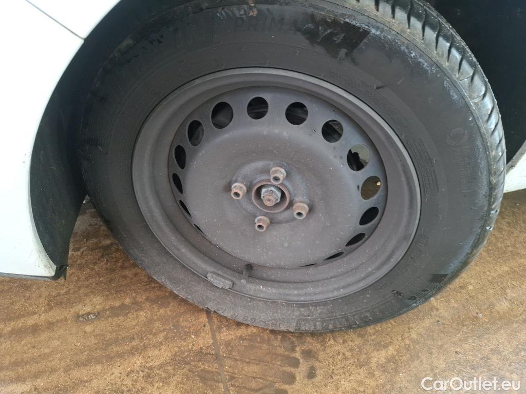  Renault  Clio  IV Air MediaNav 1.5 dCi 75CV BVM5 E6 #61