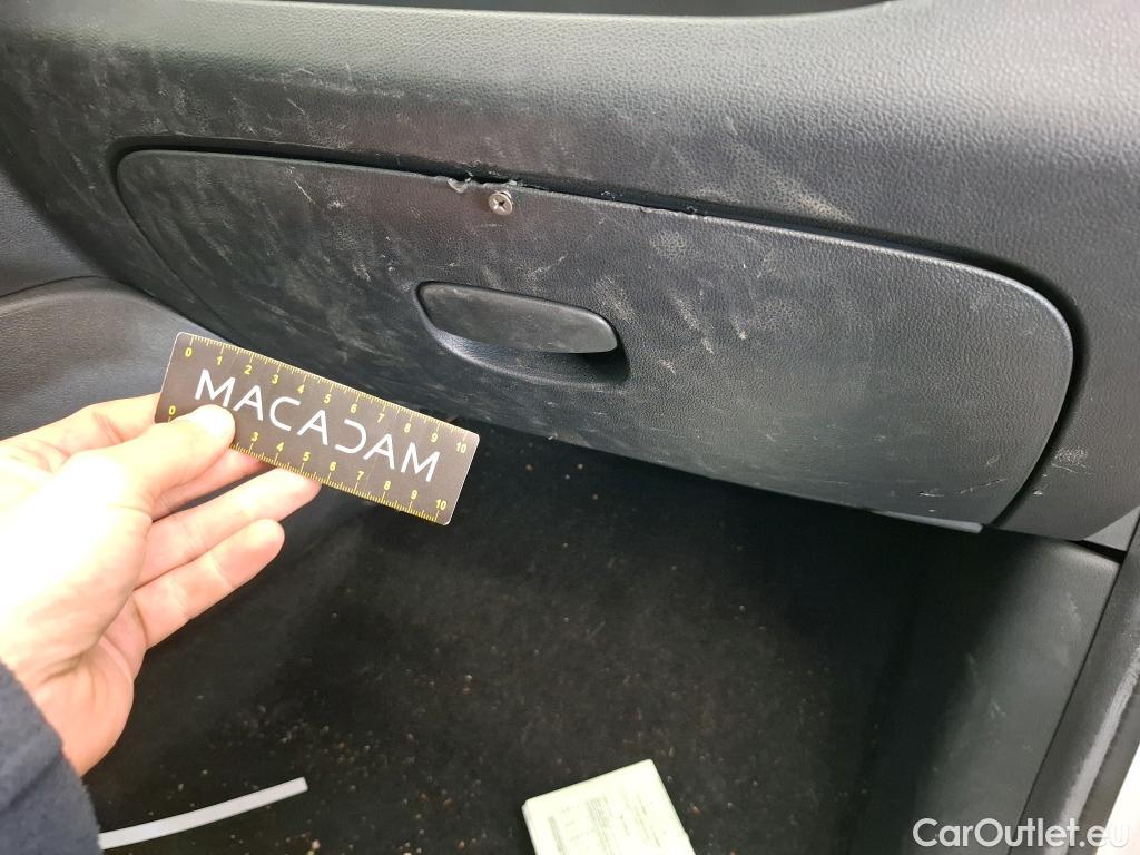  Renault  Clio  IV Air MediaNav 1.5 dCi 90CV BVM5 E6 #32