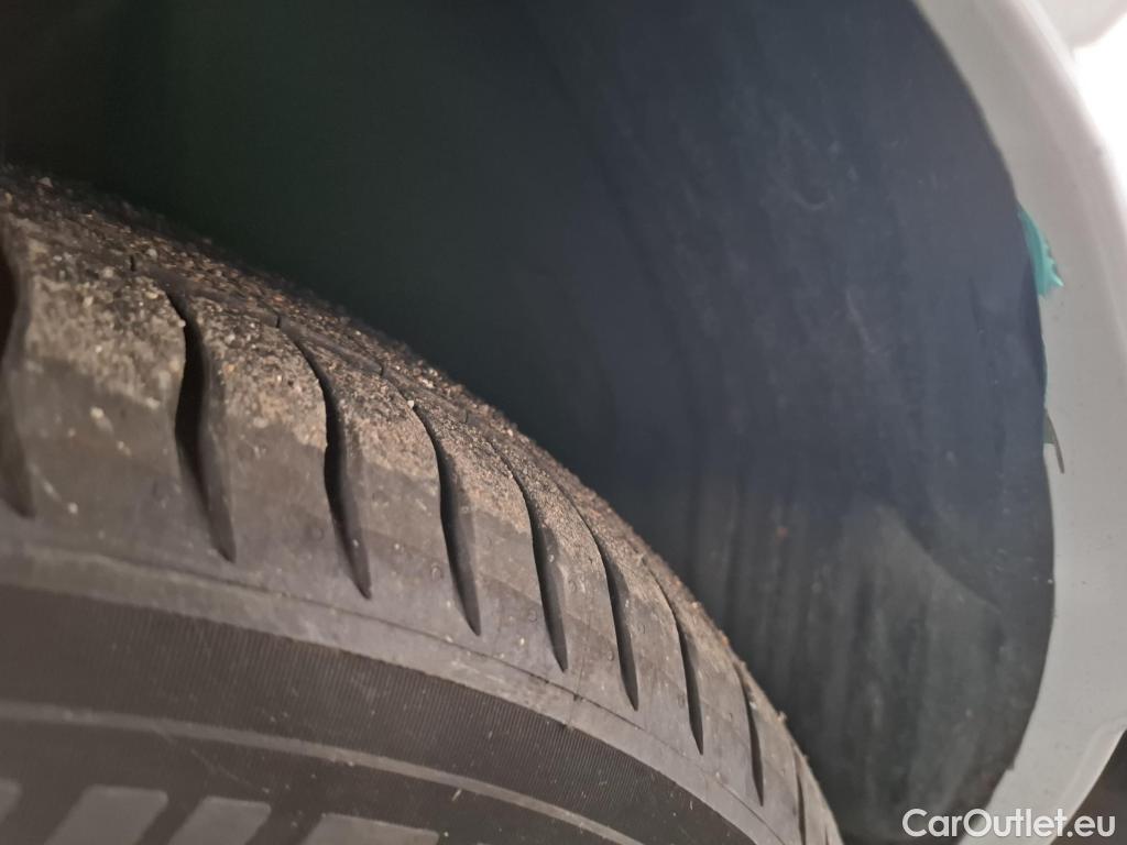  Renault  Clio  IV Air MediaNav 1.5 dCi 75CV BVM5 E6 #57