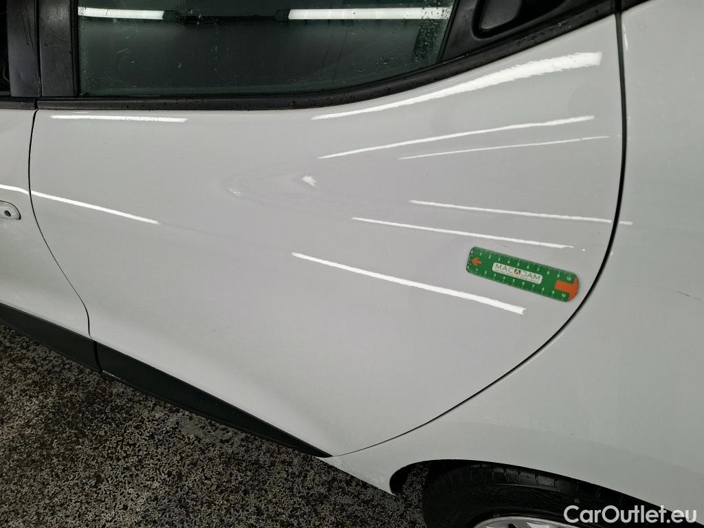  Renault  Clio  IV Air MediaNav 1.5 dCi 75CV BVM5 E6 #17