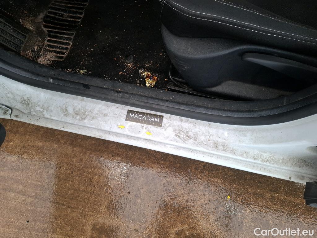  Renault  Clio  IV Air MediaNav 1.5 dCi 75CV BVM5 E6 #36