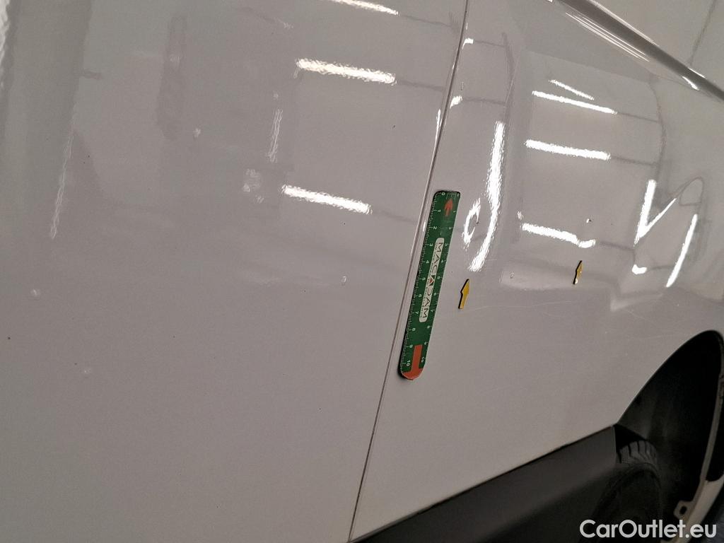  Renault  Master  III Fourgon L2H2 3 5 Grand Confort dCi 135CV BVM6 E6dT #16