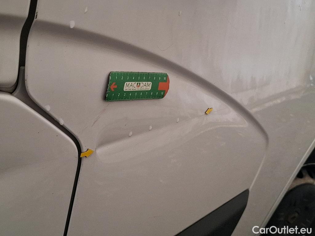  Renault  Master  III Fourgon L2H2 3 5 Grand Confort dCi 135CV BVM6 E6dT #23
