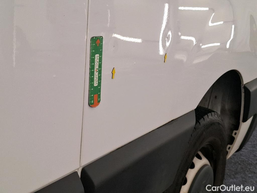  Renault  Master  III Fourgon L2H2 3 5 Grand Confort dCi 135CV BVM6 E6dT #17