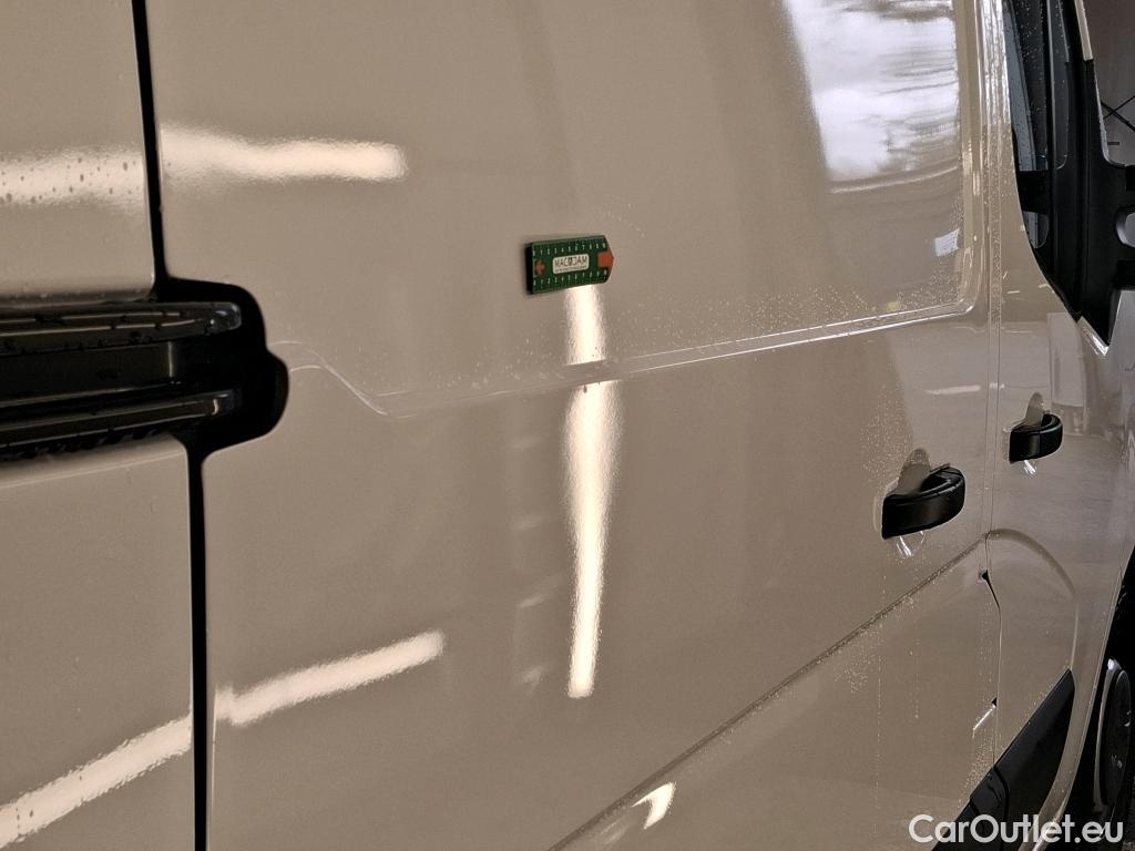  Renault  Master  III Fourgon L2H2 3 3 Grand Confort dCi 135CV BVM6 E6d #15