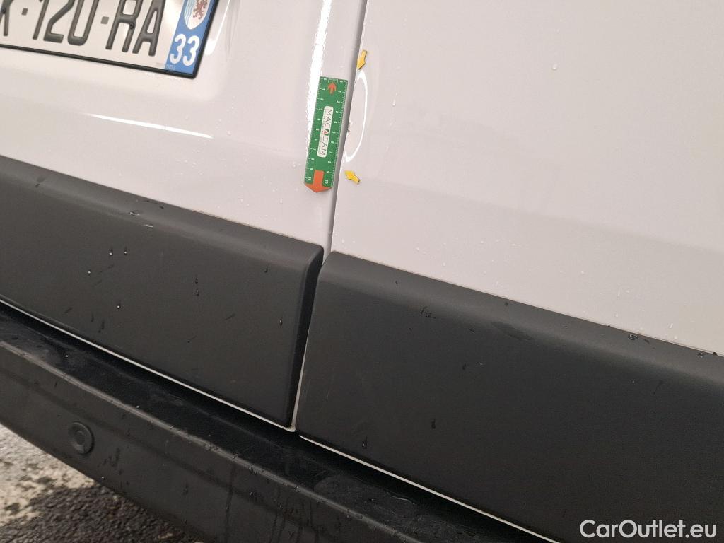  Renault  Master  III Fourgon L2H2 3 3 Grand Confort dCi 135CV BVM6 E6d #12