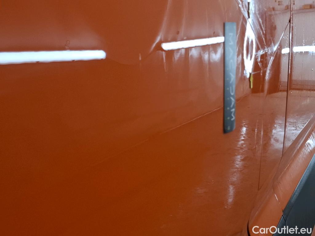  Volkswagen  Crafter  Fourgon Fourgon 35 mittlerer Radstand mit Hochdach FWD 2.0 #10