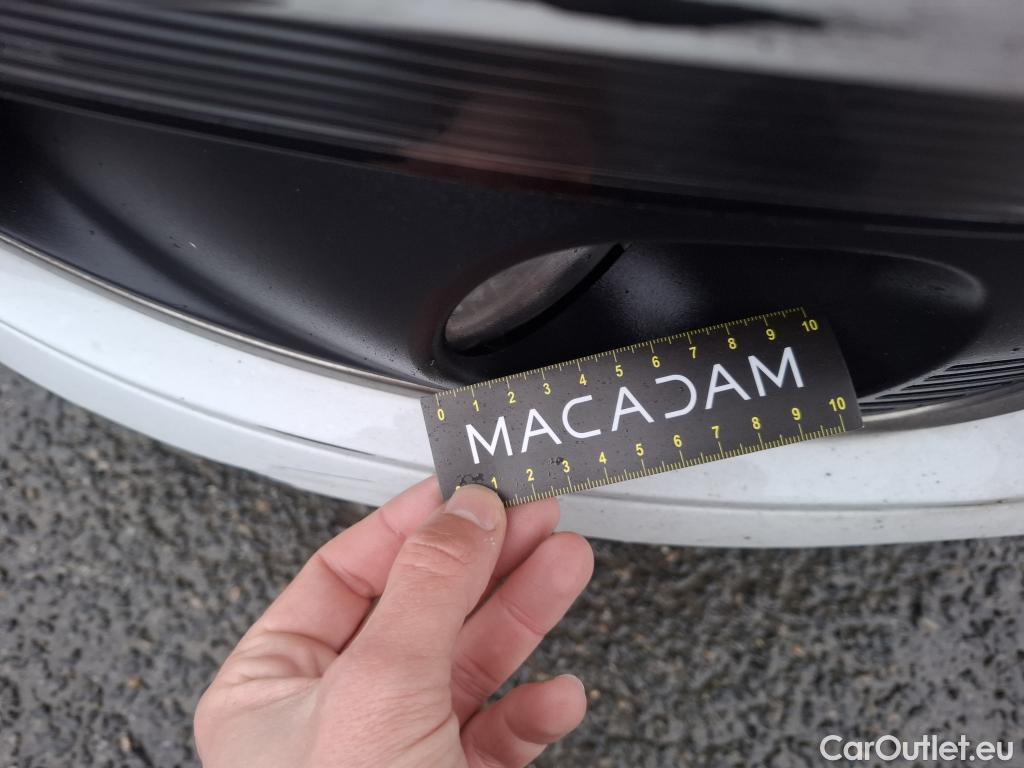  Renault  Megane  IV Berline 5pt. Société Air Nav 1.5 dCi 90CV BVM6 E6 #24