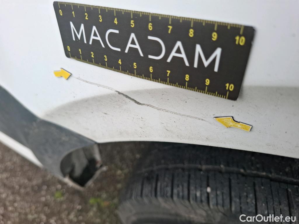  Volkswagen  Crafter  Fourgon Fourgon 35 mittlerer Radstand mit Hochdach FWD 2.0 140CV BVM6 #4