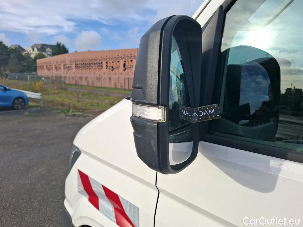  Volkswagen  Crafter  Fourgon Fourgon 35 mittlerer Radstand mit Hochdach FWD 2.0 140CV BVM6 #17