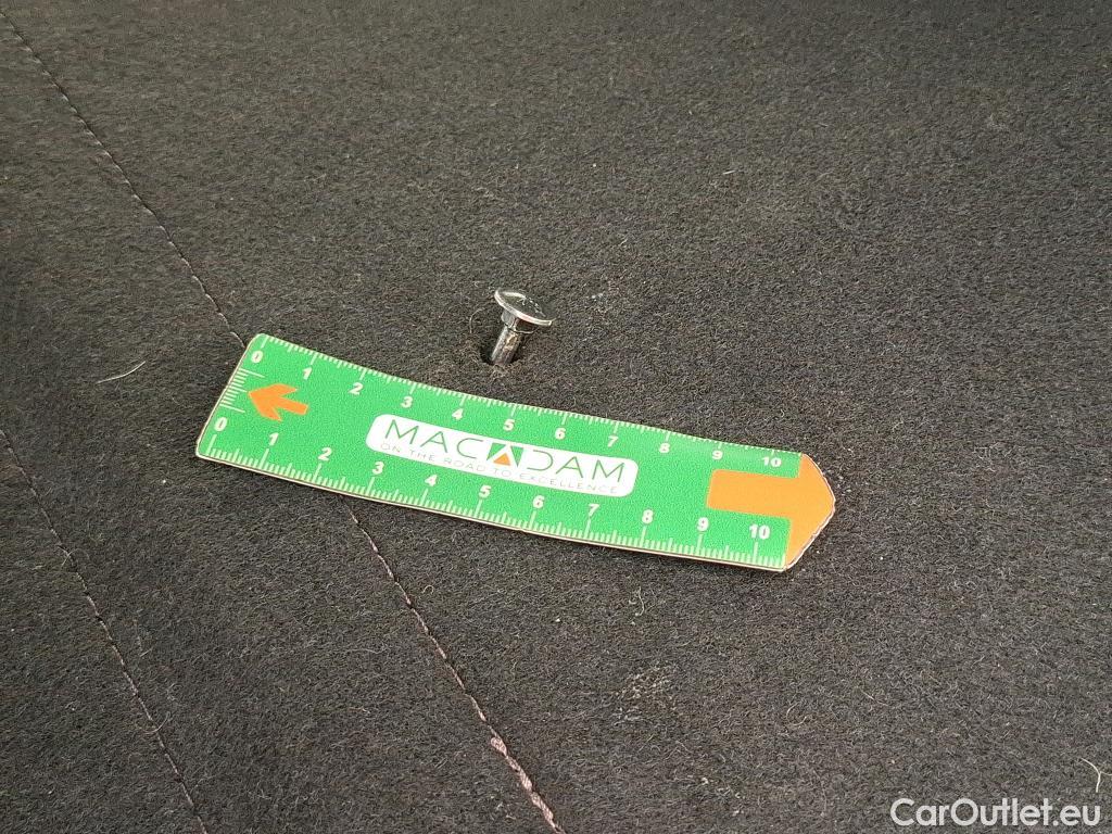  Toyota  Yaris  Hybride 116h France Business Stage Acad / TRANSFO VP VF #8