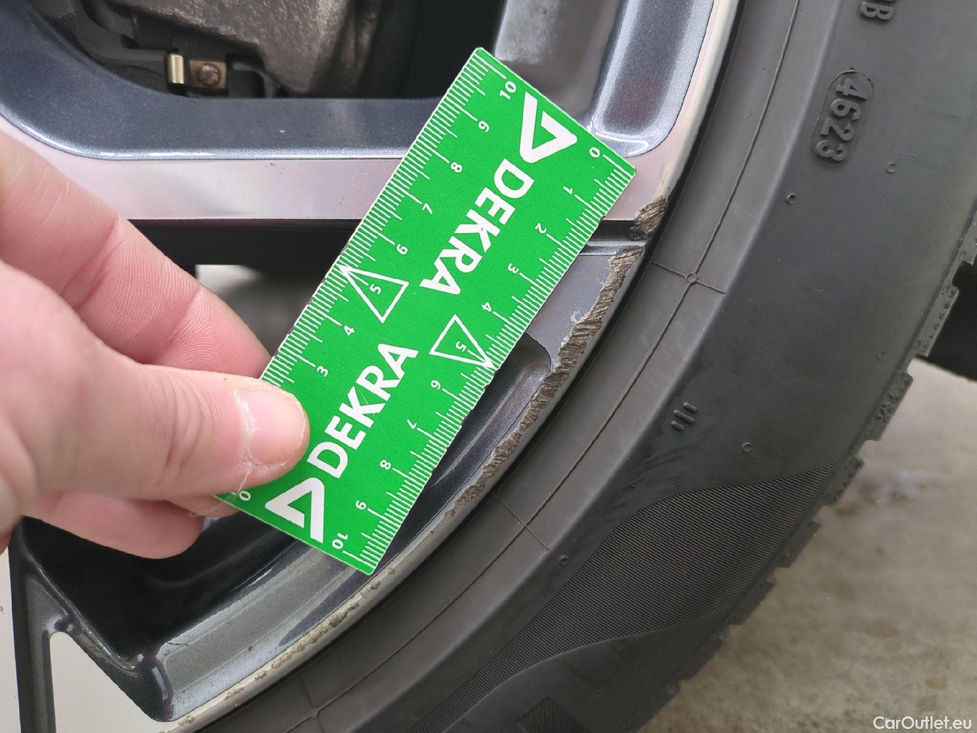  Bmw  X1 Série  sDrive 18 i xLine 1.5 135CV BVA7 E6d #12