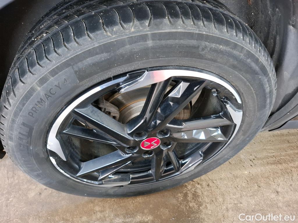  DS  DS7 DS DS 7 Crossback / 2017 / 5P / SUV E-TENSE 225 PERFORMANCE Line #1