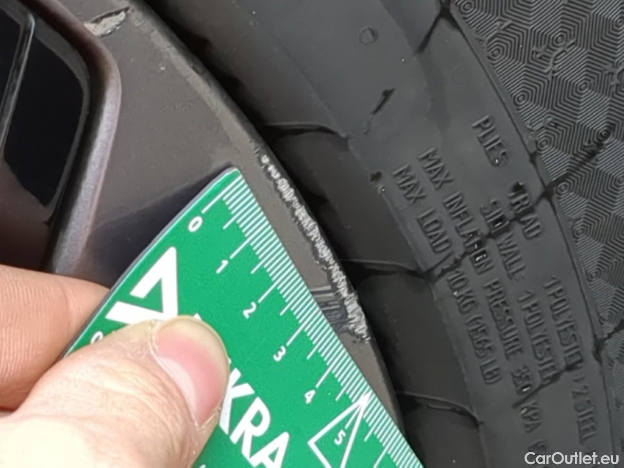  Citroen  C4  X Feel Pack 1.2 PureTech 130CV BVA8 6E #8