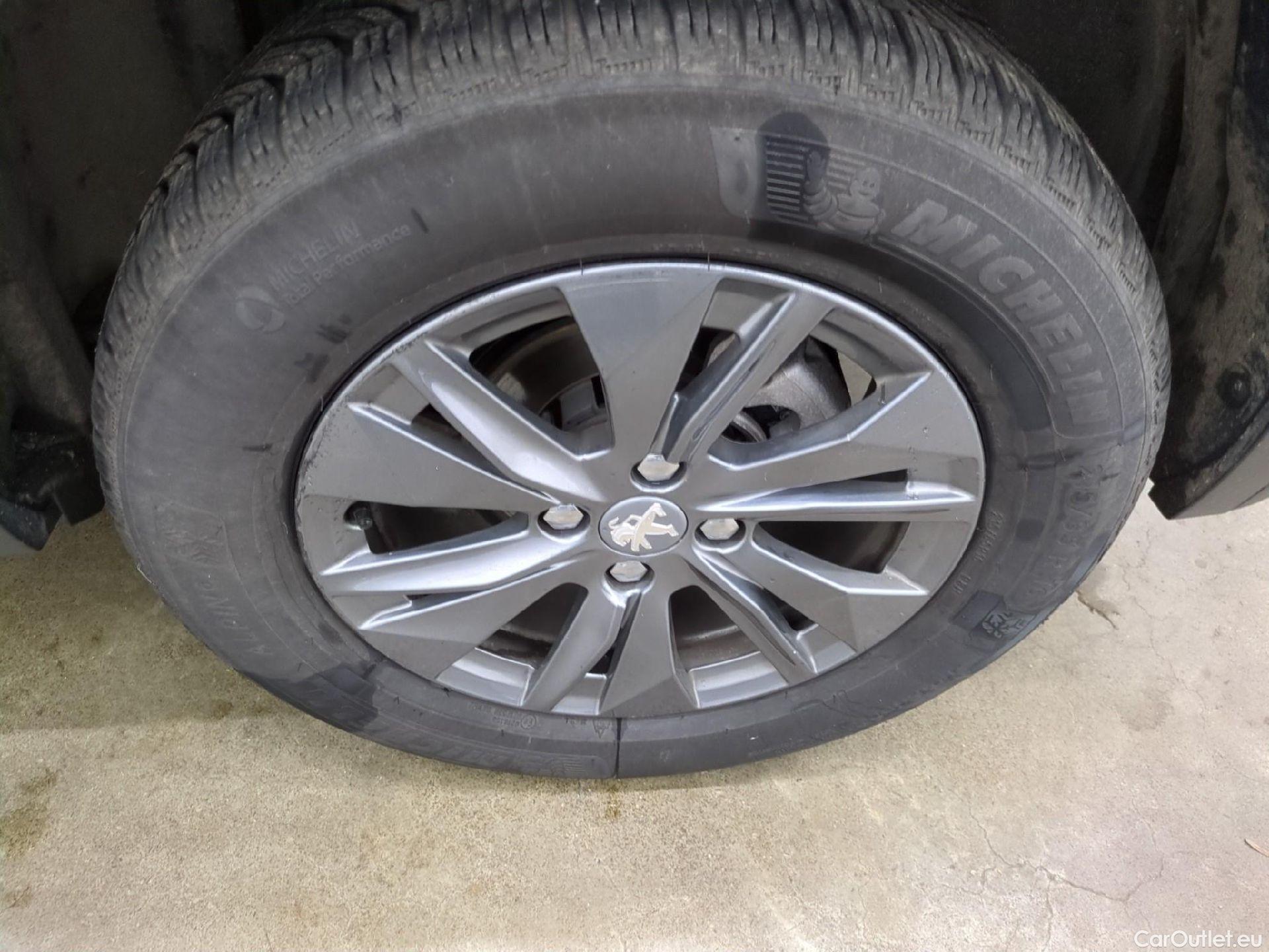  Peugeot  2008  Active Business 1.2 PureTech 130CV BVA8 E6d #8