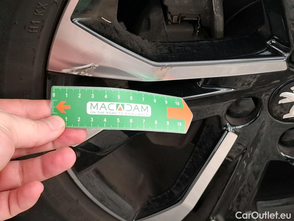  Peugeot  2008  GT 1.2 PureTech 130CV BVA8 E6d #33