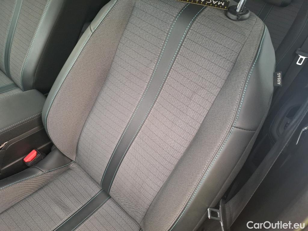  Peugeot  2008  Allure Pack 1.2 PureTech 100CV BVM6 E6d #32