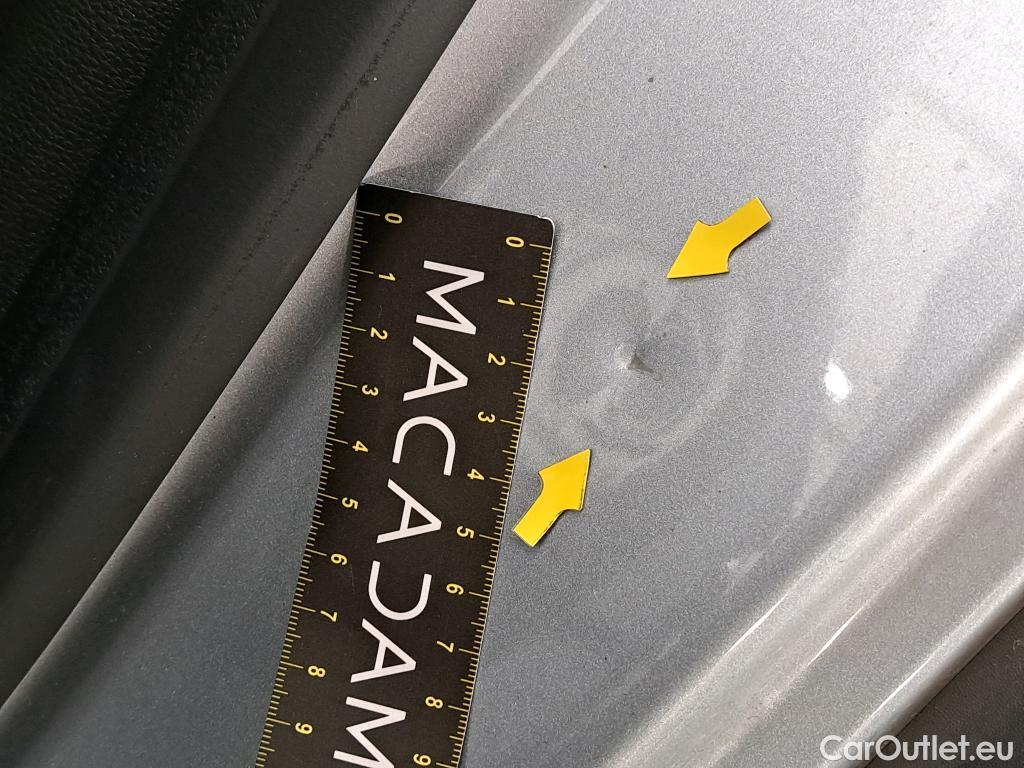  Renault  Captur RENAULT  / 2019 / 5P / SUV techno mild hybrid 160 EDC #3