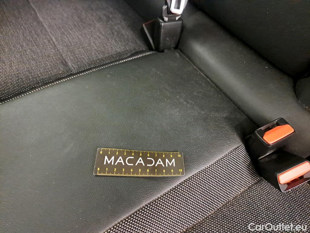  Renault  Captur RENAULT  / 2019 / 5P / SUV techno mild hybrid 160 EDC #7